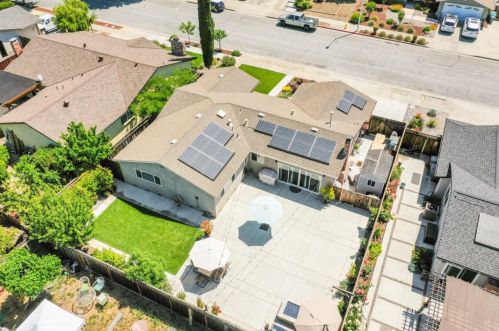 7791 Santa Barbara Dr, Gilroy CA  95020-5322 exterior