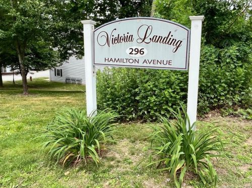 296 Hamilton Ave, Norwich CT  06360-4810 exterior