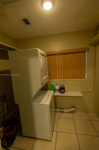 6265 111th Ter, Hialeah FL  33012-2354 exterior