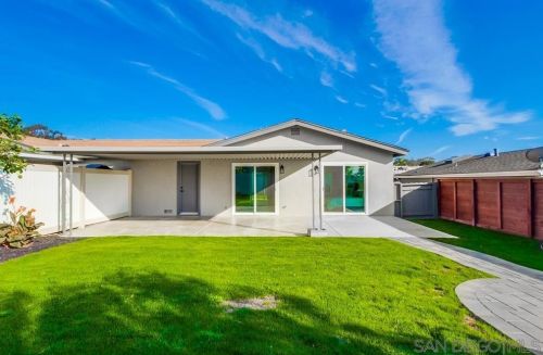 250 Delphinium St, Encinitas CA  92024-3303 exterior