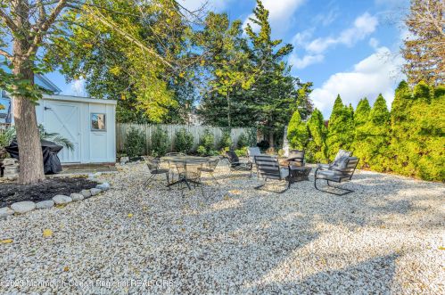 125 Bretonian Dr, Bricktown NJ  08723-5705 exterior