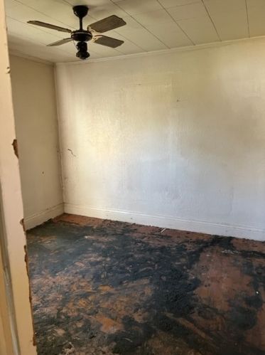 627 Hamilton Ave, Hermitage, PA 16121-1937