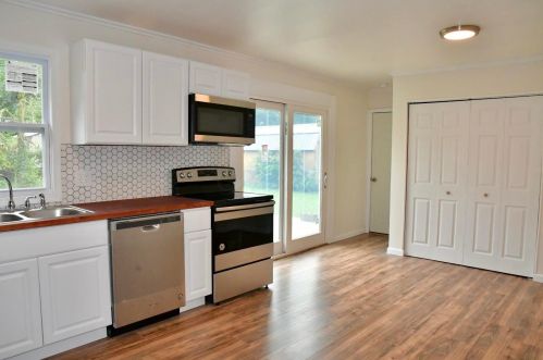 150 4th St, Frazeysburg OH  43822-9753 exterior