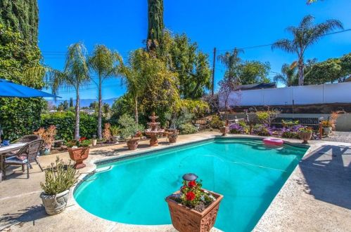 545 Fairway Dr, Redlands, CA 92373-7343