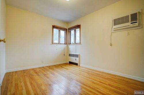 479 Berkshire Rd, Ridgewood NJ  07450-5533 exterior