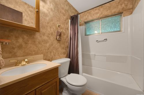 10 Purdy Ave, Elwood NY  11731-4503 exterior