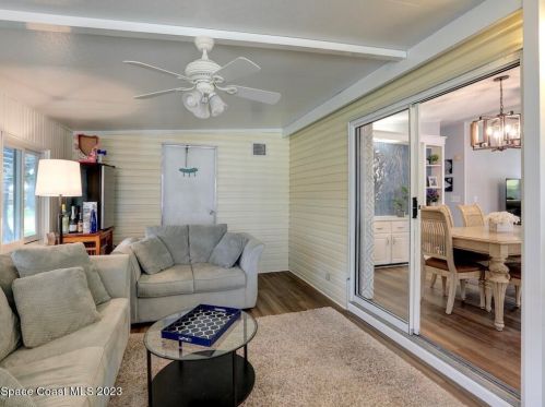 1009 Robin Dr, Sebastian FL  exterior