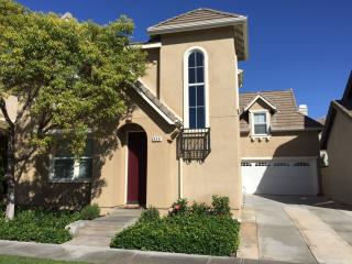948 Baxter Pkwy, Brea, CA 92821-2351