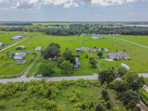 15621 Carlton Lake Rd, Wimauma FL  33598-5401 exterior