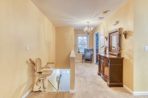 1090 Savoy Dr, Huntington Station, NY 11747-5279