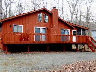 5637 Decker Rd, Bushkill PA  18324 exterior