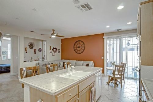 636 Silver Star Ct, Vacaville CA  95688-9478 exterior