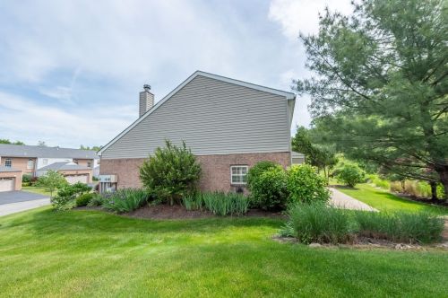 7082 Clubview Dr, Bridgeville PA  15017-1097 exterior