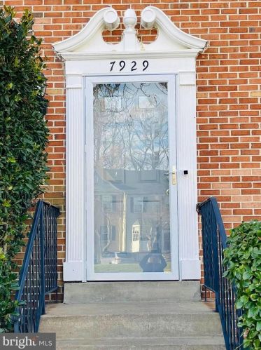 7929 Gunston Woods Pl, Lorton, VA 22079-2331