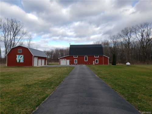 1545 Kent Rd, Kent, NY 14477-9703