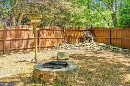 9101 Sainsbury Ct, Bristow VA  20136-1770 exterior