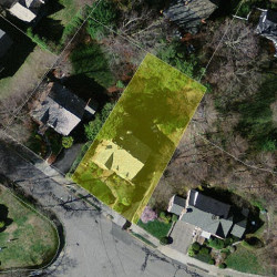 95 Stuart Rd, Newton MA  02459-1211 aerial view