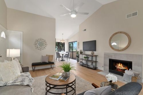3658 Avocado Village Ct, La Mesa, CA 91941-7346