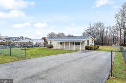 11 Hickory Nut Rd, Shrewsbury, PA 17361-1823