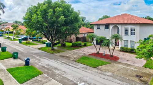 15830 100th Ter, Miami, FL 33196-6118