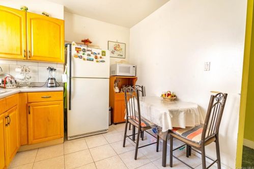 1847 Barnes Ave, Bronx NY  10462-3607 exterior