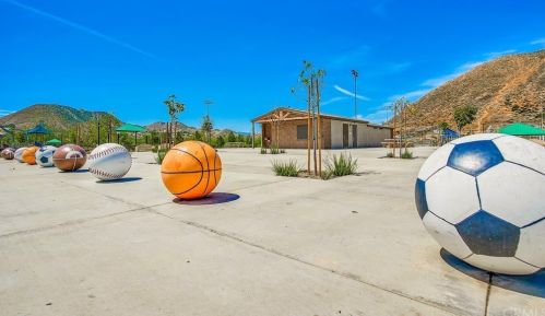 34121 Camelina St, Lake Elsinore CA  92532-2958 exterior