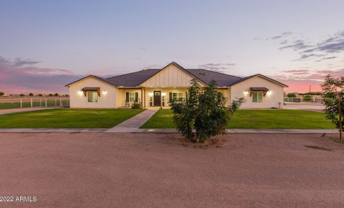 38256 Dunnbrokus Ranch Rd, San Tan Valley, AZ 85140