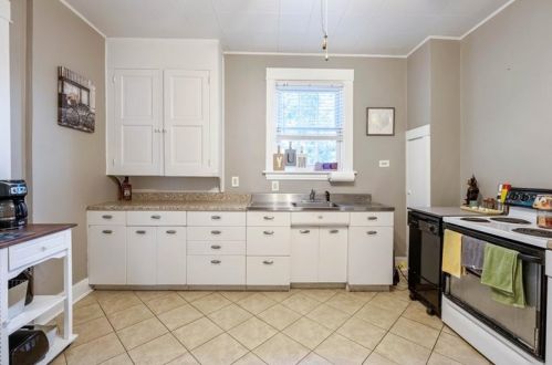 324 Elm Rd, Ambridge PA  15003-2134 exterior