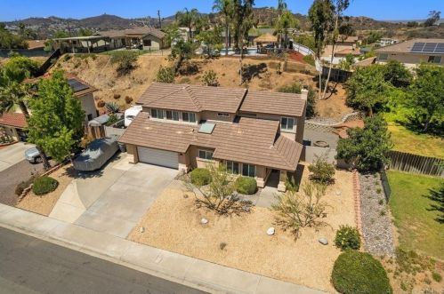 9458 Deanly St, Lakeside, CA 92040-4856