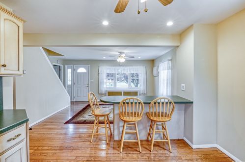 510 Half Hollow Rd, Deer Park NY  11729-1010 exterior