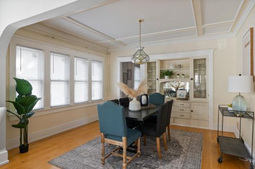 3023 Oakland Ave, Milwaukee WI 53211-3233 exterior