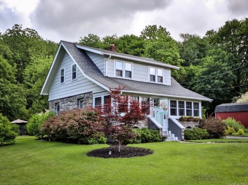 24 Edenville Rd, Warwick, NY 10990-2419