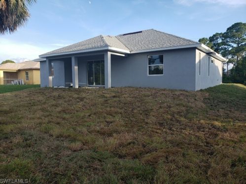 2504 37th St, Lehigh Acres, FL 33976-4577