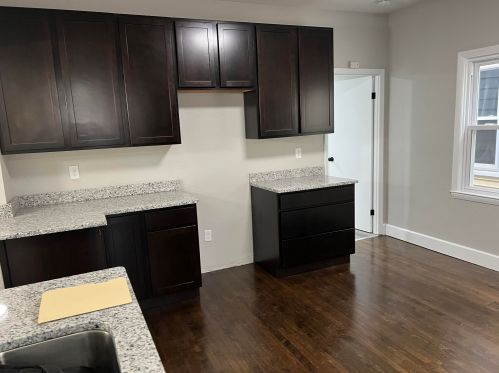 2327 32, Milwaukee WI 53215-2802 exterior