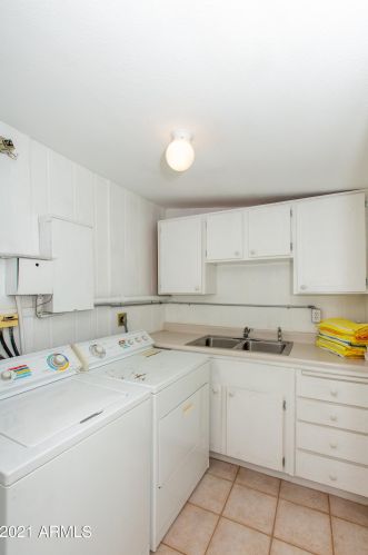 9941 Concho Cir, Sun City AZ 85373-1203 exterior