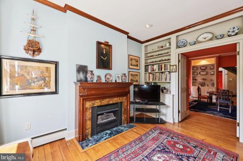311 5th St, Washington, DC 20003-2049