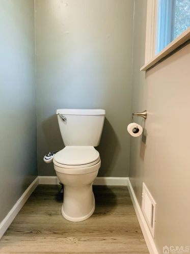 3 Highview Dr, Woodbridge NJ  07095-3905 exterior