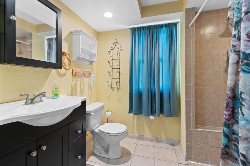 341 Grandview Ave, Menasha WI  54952-2225 exterior