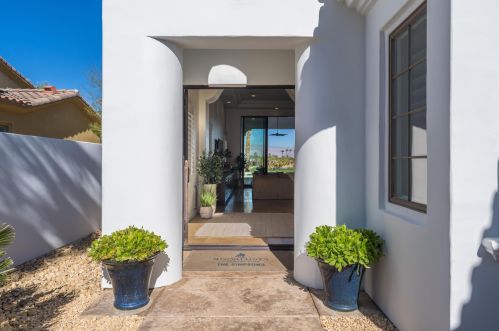 81530 Carboneras, La Quinta CA  92253-8219 exterior