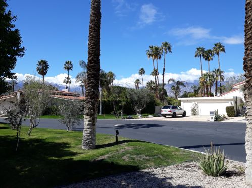 28 Lincoln Pl, Rancho Mirage CA  92270-1927 exterior