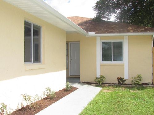 581 Bablonica Dr, Orlando, FL 32807-3348