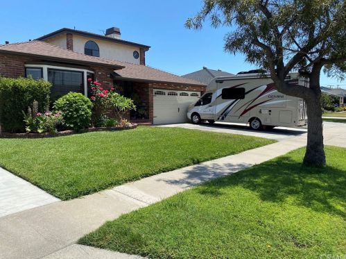 4558 Ladoga Ave, Lakewood, CA 90713-2737