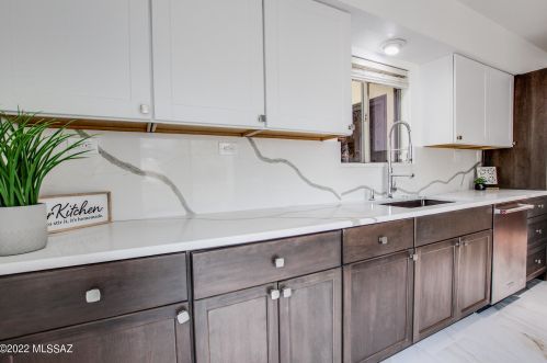 7204 Camino Vecino, Tucson AZ 85715-3418 exterior