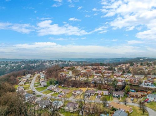 601 Diehl Dr, Mckeesport PA  15132-7420 exterior