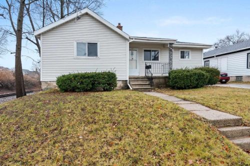 330 Grove St, Manawa WI  54949-9251 exterior