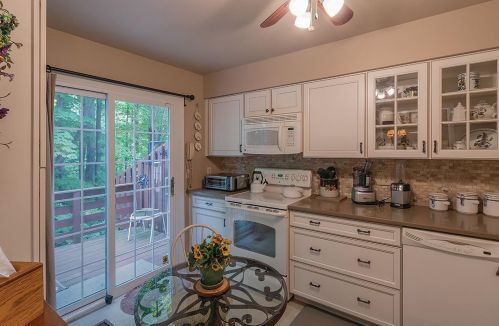 9120 Dominion Cir, Cincinnati OH 45249-8404 exterior