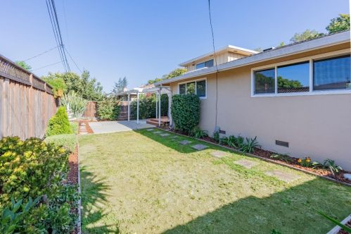 1069 Homestead Rd, Sunnyvale CA  94087-5156 exterior