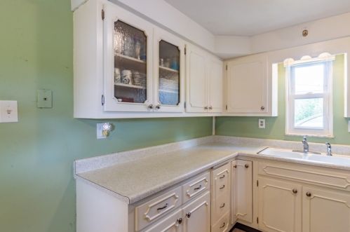 1520 Larkspur Dr, Finleyville PA  exterior