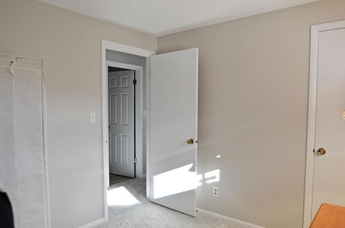 425 Geron Dr, Springfield OH 45505-2803 exterior