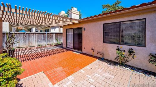 6829 Pear Tree Dr, Carlsbad CA  92011-3937 exterior